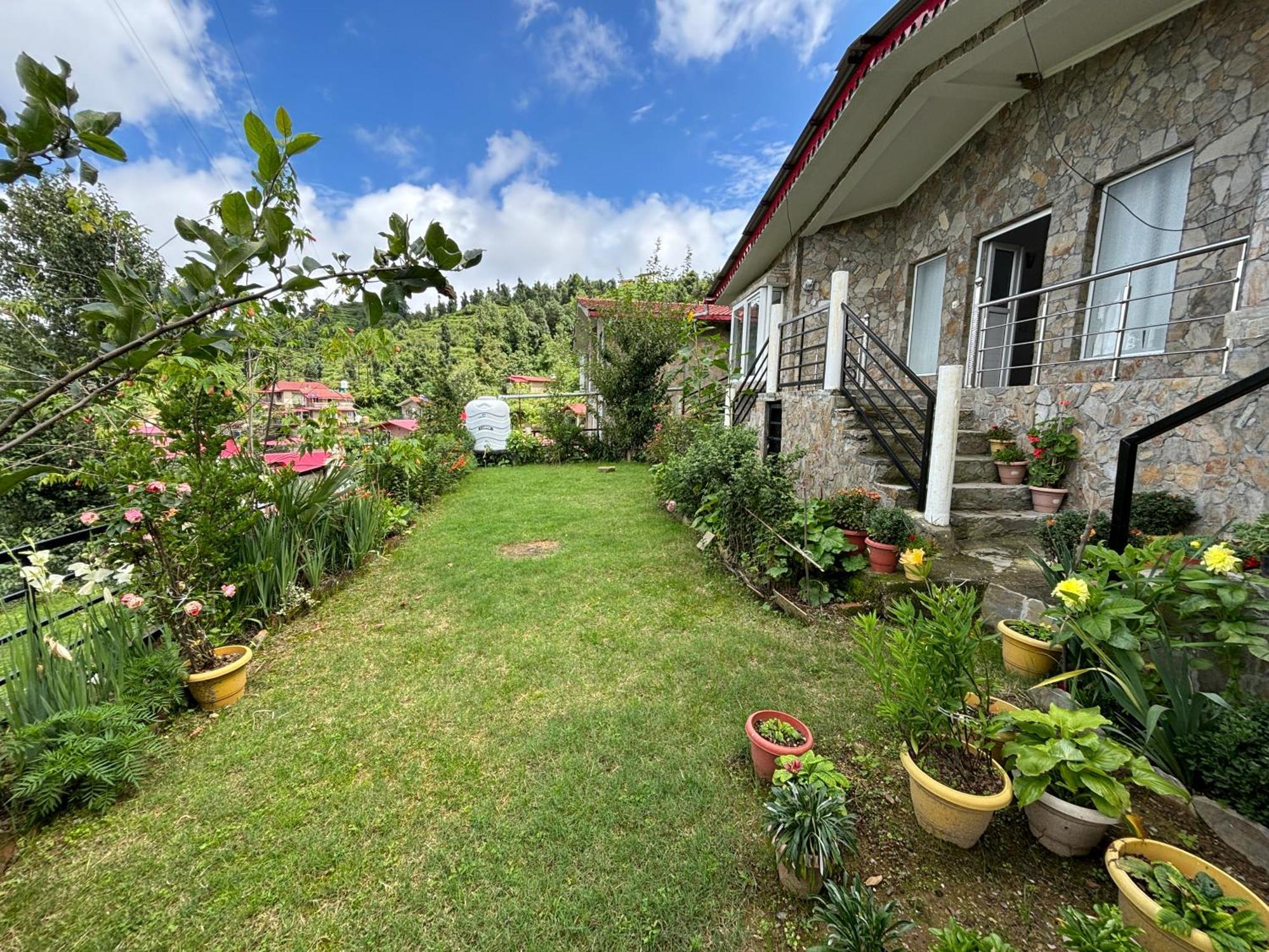 Indus Valley Mukteshwar Villa Bagian luar foto